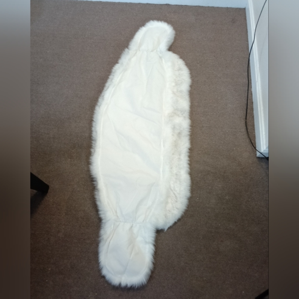 Elegant White Faux Fur Shawl  Length 55" Wide 18" - Picture 7 of 7